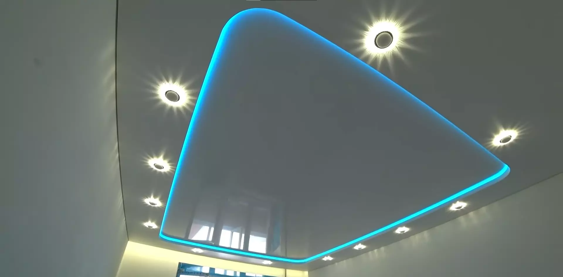 Нижневартовск, Омская, 38, фото 1